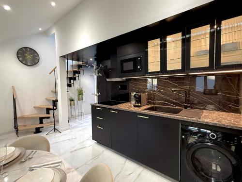 One-Bedroom Apartment image 7