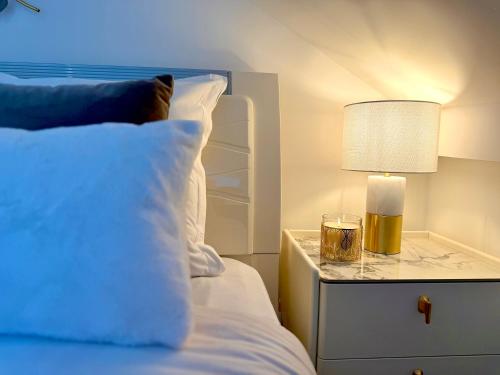 One-Bedroom Apartment image 1