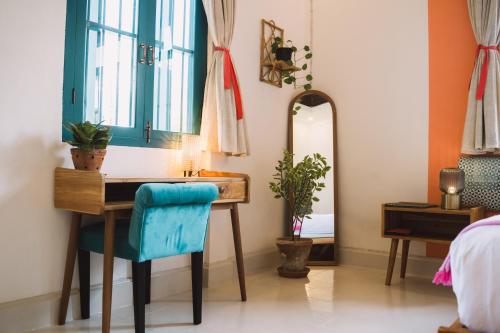 Double or Twin Room with Balcony image 4