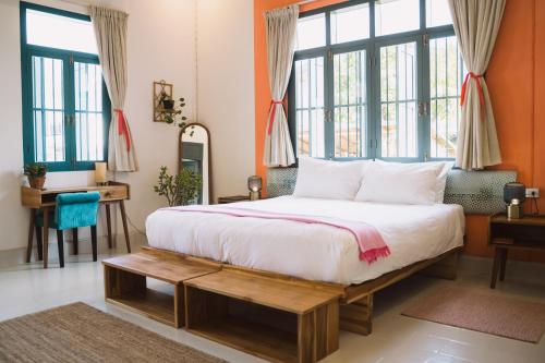 Double or Twin Room with Balcony image 5