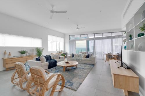 2-Storey 5BR Penthouse Palm Beach Luxury Stay