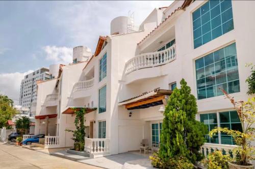 Private House - 4 Pisos - 100 Mts de la playa