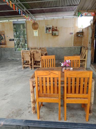 Restaurant, Bintang Senaru Inn in Senaru