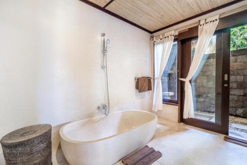 Bathroom, The Village of Angels in Candidasa