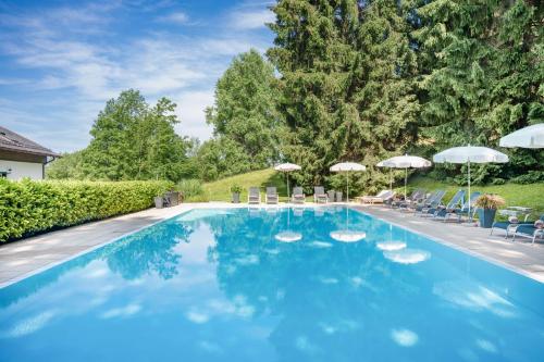 Romantik Hotel Die Gersberg Alm mit Panoramablick auf Salzburg und Outdoor Pool ab Mai, Salzburg