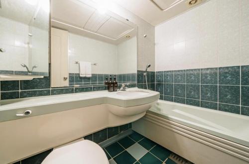 room detail thumbnail 2