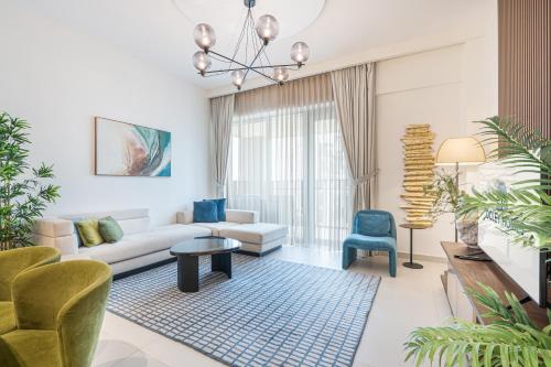 Lux Creek Home with Burj View steps from the Lagoon, Дубай (фото 9)