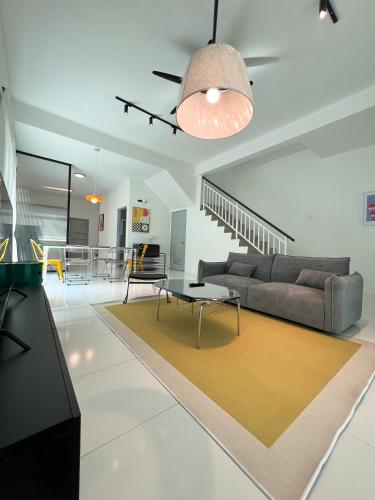 Lake Grove 17 near Tambun 4BR - 8 PAX