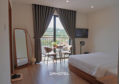 room detail thumbnail 1