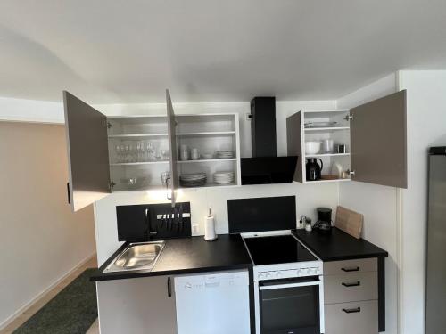 Lunt og trivelig i sentrum Grønn in Harstad