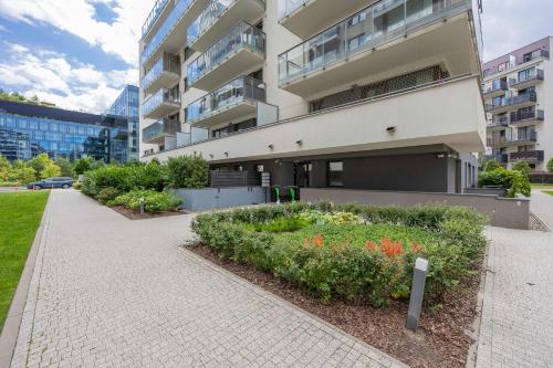 Atmospheric Studio with Terrace and Parking by Noclegi Renters - image 3