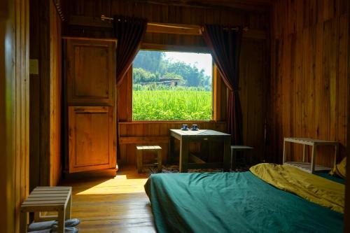 Double Room with Mountain View image 10