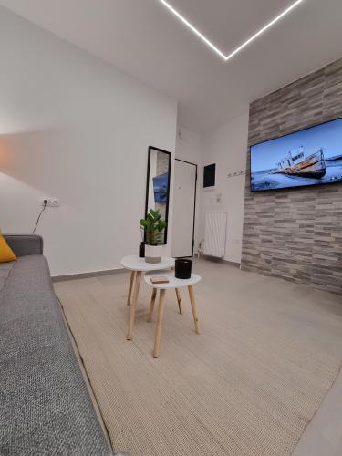 Athens 62sqm Family & Couples Apt with Balcony - image 12