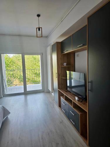 Eva Studio, Văleni