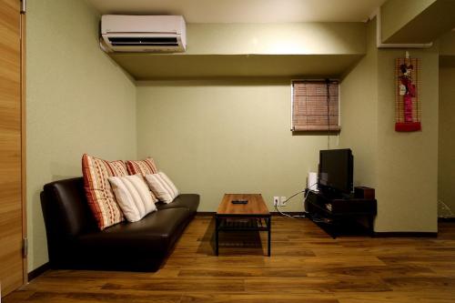 Best Value 2BR that Sleep 6, Quiet neighborhood, Close to Metro