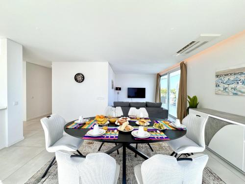 Shared lounge/TV area, Vilamoura Panoramic 2 With Pool by Homing in Vilamoura City Center