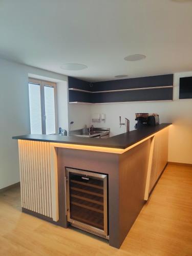 Pub/Lounge, Symphony Camere e Ristoro in Sobrio