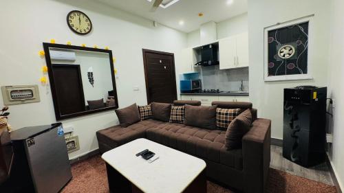 Executive 1BHK with Scenic Balcony View & Free Netflix - image 12