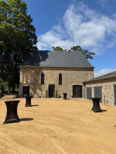 Château de la cour de Coulonces (Chateau de la cour de Coulonces) in Saint-Manvieu-Bocage