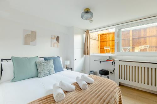 Beautifully Refurbished 4BD Flat by King's Cross, London