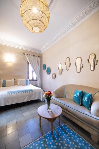 room detail thumbnail 1
