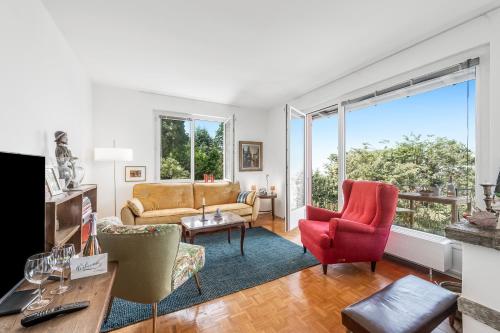 Family Villa - Casa Nido - Panoramica - Happy Rentals in Monte Bre