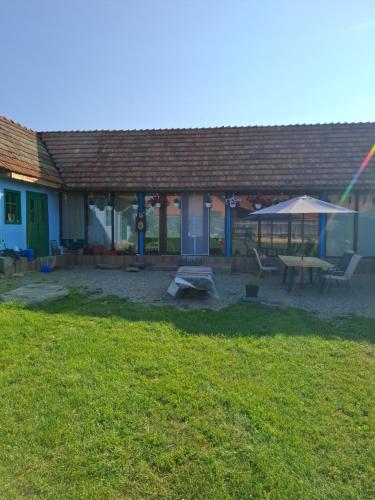 La Sâvulică, punct gastronomic local cu spatii de cazare (La Savulica, punct gastronomic local cu spatii de cazare) in Arpasu de Sus
