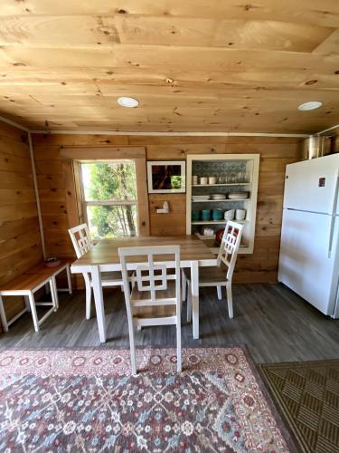 ห้องครัว, Little Cottage on the Kennebec in บาร์ท (ME)