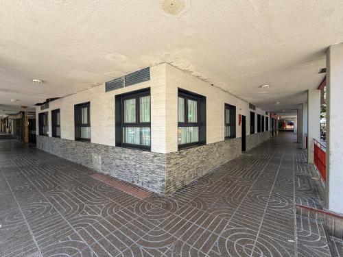 المنظر الخارجي, Dobo Madrid B90 in سان بلاس