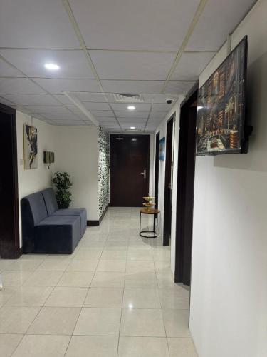 Instalaciones, Capital View in Abu Dabi