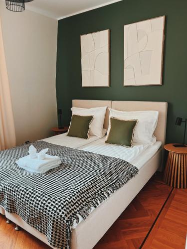 Old Town Escape with Stunning Skyline - Spacious 2Bed, Tallinn (foto 8)