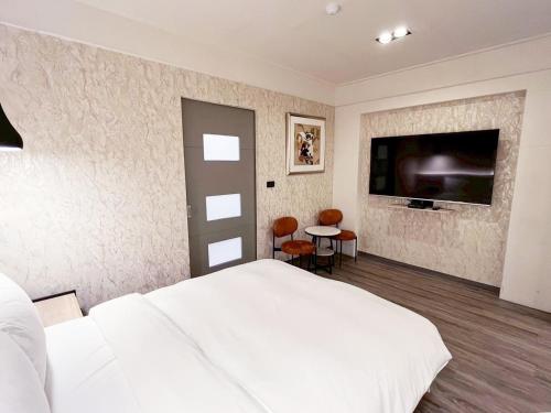 Deluxe Double Room without Parking image 3