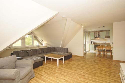 strandnah mit Balkon, gratis Nutzung vom AHOI Erlebnisbad und Sauna in Sellin - Strandhaus Mönchgut FeWo21, Lobbe (foto 4)