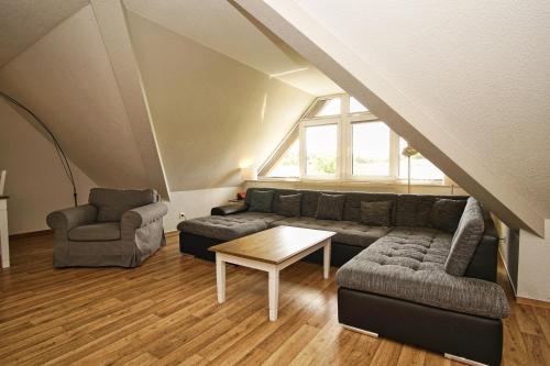 strandnah mit Balkon, gratis Nutzung vom AHOI Erlebnisbad und Sauna in Sellin - Strandhaus Mönchgut FeWo21, Lobbe (foto 7)