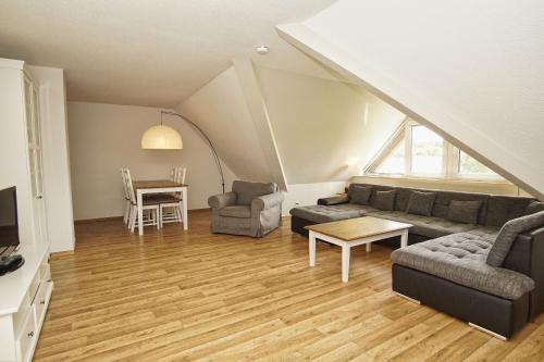 strandnah mit Balkon, gratis Nutzung vom AHOI Erlebnisbad und Sauna in Sellin - Strandhaus Mönchgut FeWo21, Lobbe (foto 8)