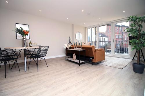Casa 4 - 2 BR Apartment with Balcony and Parking, Cardiff (photo 4)