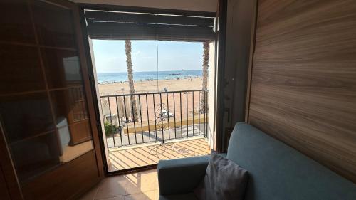One-Bedroom Apartment image 6