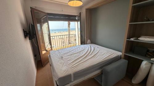 One-Bedroom Apartment image 3