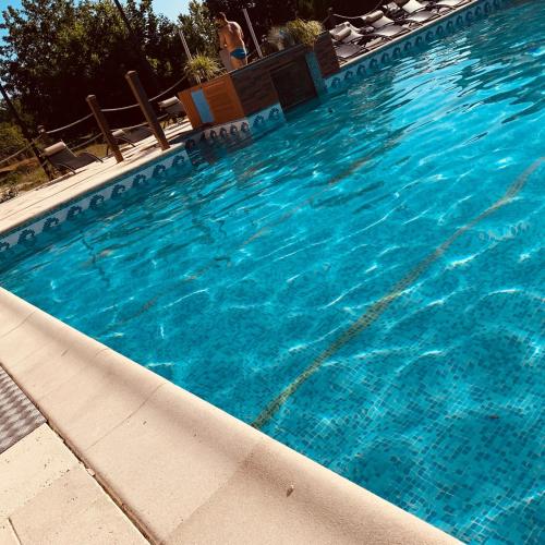 Regent Blue Crystal Pool in Baile Felix