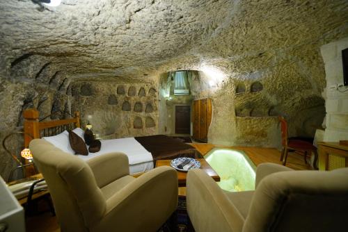 Harman Cave Hotel Room Type - Fairy Chimney Room