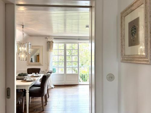 3 bedrooms, 4 beds