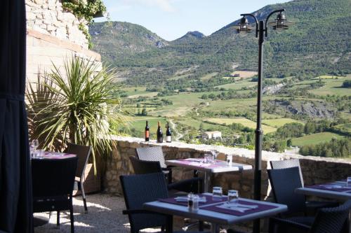 設施, 克拉維里爾酒店 (La Claveliere) in 烏韋茲河畔聖奧邦