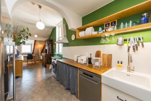 Cozy family loft at Women's market, Sofia (Foto 8)
