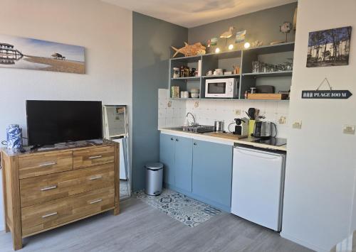 One-Bedroom Apartment image 10