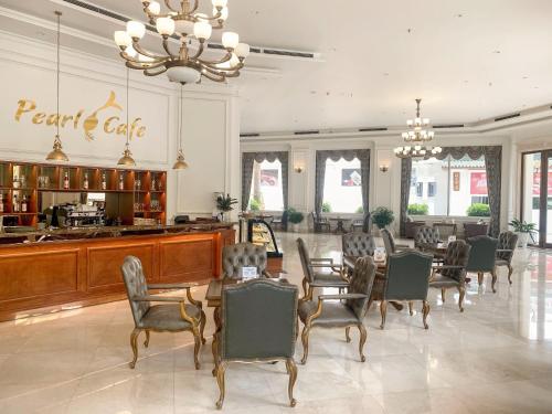 Bar/lounge, Pearl River Hotel & Apartment in Rao Bridge