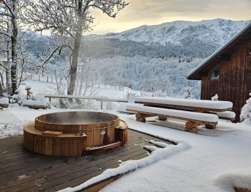 Hot tub, Le Chalet des Amis - Meribel - piscine, cine, salle de jeux in Meribel