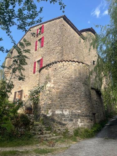 Le Château de Sorgues (Le Chateau de Sorgues) in Cornus