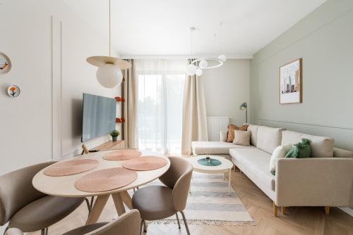 Malinova Leaf Apartment by BookingHost, Warsaw