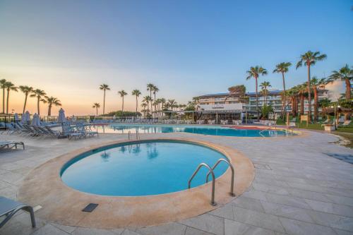 Playa Esperanza Resort - 수영장