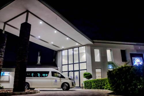 . Two Rivers Hotel